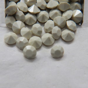 Swarovski 45 SS Chaton Round IVORY 2/6/12/36/72 Pieces Vintage Swarovski, premium materials, clay art, bijoux materials