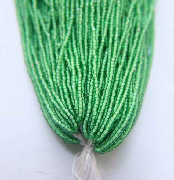 11 0 Hanks Charlotte Cut Beads En Forro Blanco 14 Colores Etsy Espana