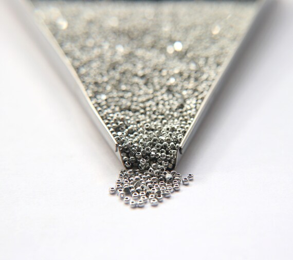11/0 Charlotte Cut Beads Metallic Aluminium Silver 50 Grams 