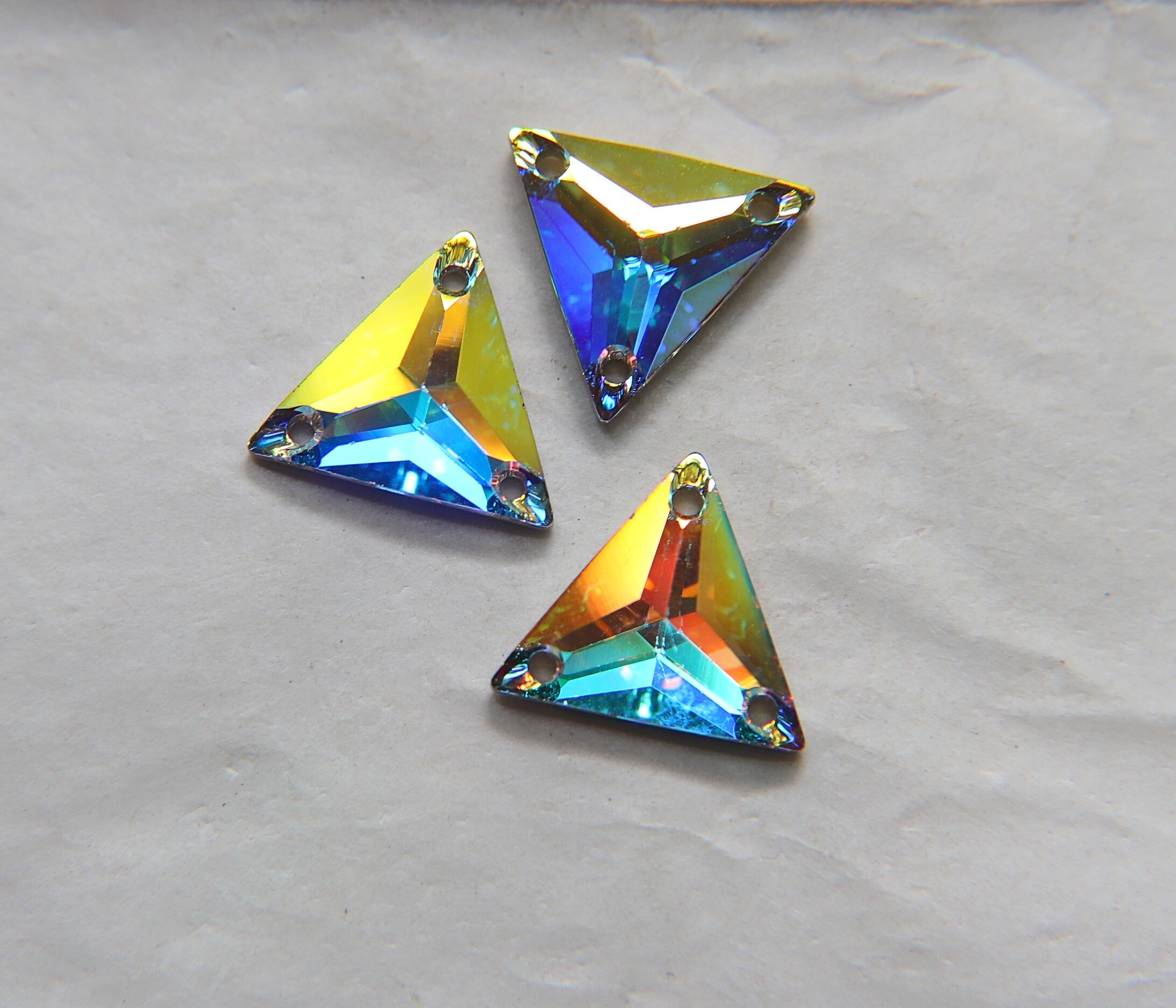 Swarovski 3270 16MM (3270) Cosmic Triangle Sew-on Stones in