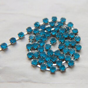 Cadena de estrás SS 16 con cristales estilo antiguo, estilo Capri, esmerilado en azul, chapado en negro antiguo y configuraciones de latón, 4 mm, 1/2/5/15 metros