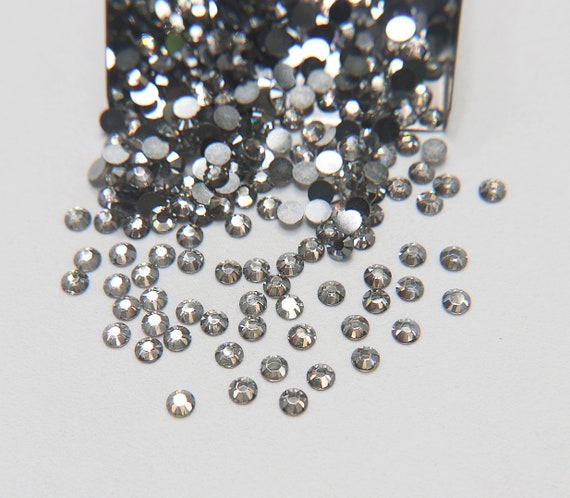 16SS Swarovski Vinatge Flatbacks in Crystal Silver Shade Chaton