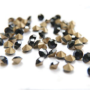 24/28/38ss Swarovski Jet Black Chaton-kristaller, runda strass