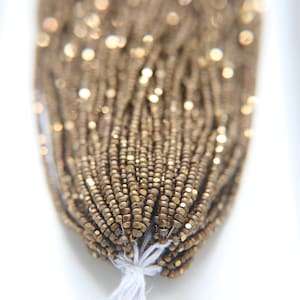 11/0 Charlotte Cut Ross Beads: MATT Dorado, Smyckestillverkningstillbehör
