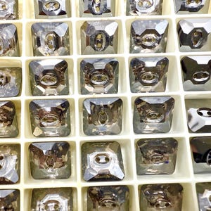 Bottoni quadrati sfaccettati in cristallo Swarovski Satin (3017) per progetti di cucito - Perline di bottoni in cristallo vintage da 12 mm e forniture per gioielli