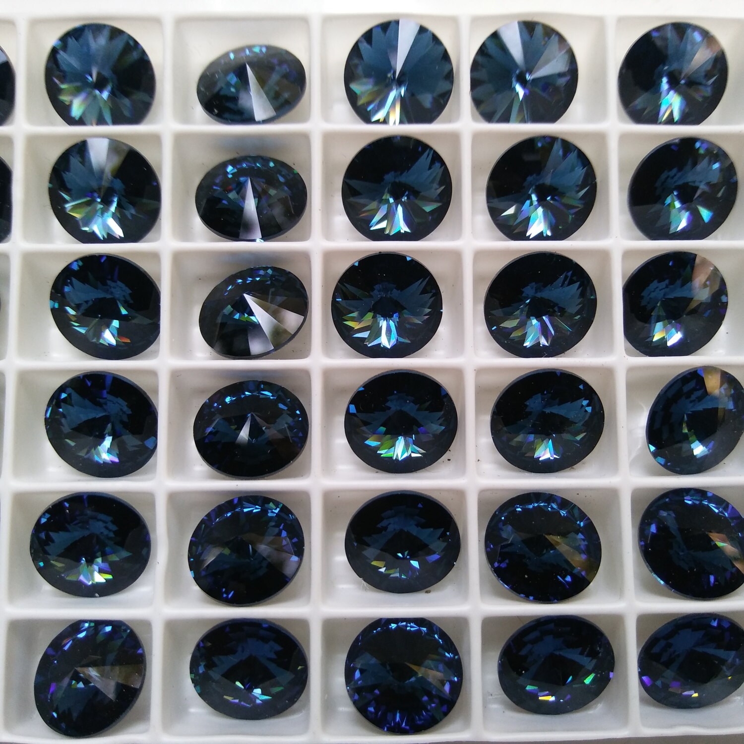 あゆりん★SWAROVSKI★モカ&ゴールデンシャドウ２色セット 楽天市場】スワロフスキー・クリスタル＃8135【ゴールデン