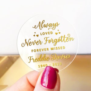 Hoja de pegatinas conmemorativas de "En memoria de Nomeolvides", etiquetas redondas personalizadas para regalo funerario de "Nomeolvides".