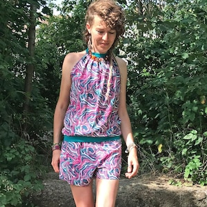 kurzer petrol-pink Zweiteiler (kein Jumpsuit) Gr. S aus Viskose, psychedelisches Muster, handgemachtes Unikat, Festival Outfit, Sommer-Kombi