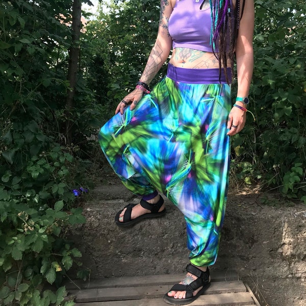 taille de sarouel coloré M/L, jersey de viscose dans les tons de bleu et de vert, pièce unique faite à la main, bloomers festival, pantalon Aladdin coloré, poignets