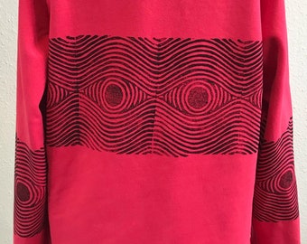bright pink upcycling sweatshirt size M/L with black eye-wave print, hand-printed pink-red unique piece, re-use fashion, block print