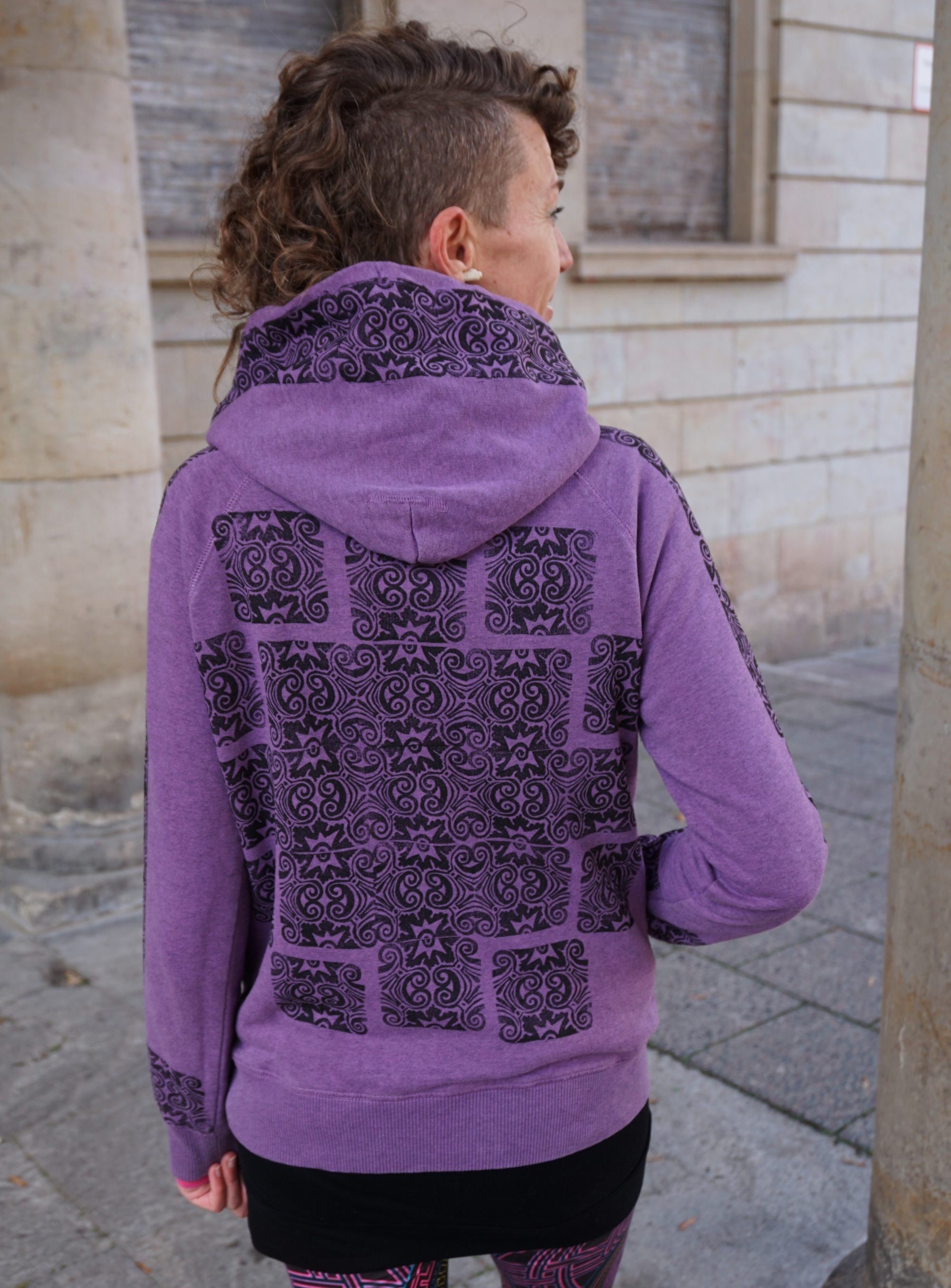 Purple Mottled Upcycling Hoodie in Size S/meter, Hand-printed With Black  Tile Pattern, Alternative Streetwear Unique, Violet 