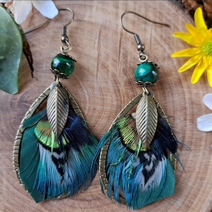 Pair of teardrop earrings - natural feather jewelry - women's gift - elegant - jay - elegant and lightweight - leaf - wedding