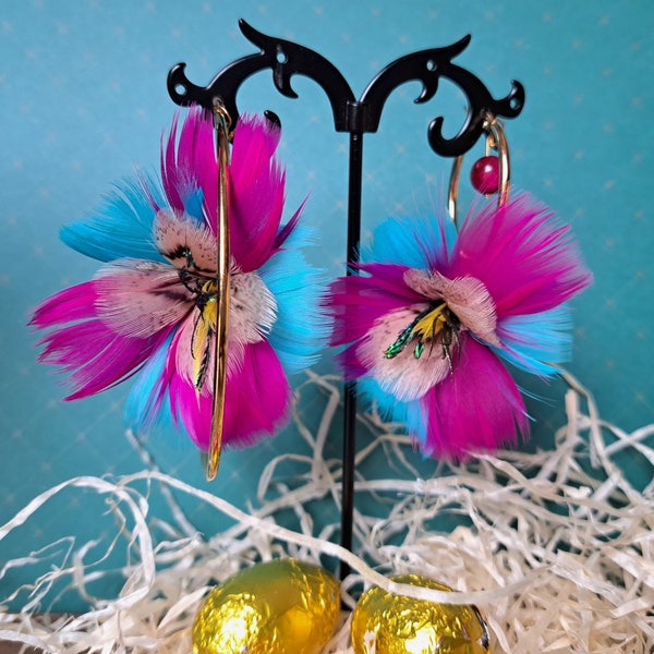 Boucles d'oreilles créole élégante et légère en plumes naturelles _ fabrication artisanale dans le DOUBS _ Cadeau femme Noël- asymétriques