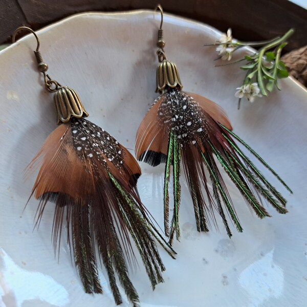 Boucles d'oreille plumes de faisan bijoux en plumes naturelles et perle semi-précieuse - colorées et automnale - cadeau femme - élégante