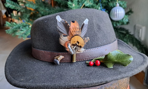 Brooch sale on hat