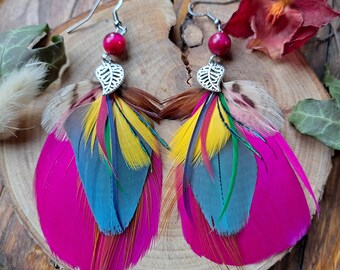 Boucles d'oreille plumes de paon - bijoux en plumes naturelles et perle de verre - colorées et feuilles - cadeau femme Noël - élégante