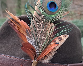 Broche ou plumet chapeau en plume naturelle - pin's beret - accessoire vêtement - chasseur - bécasse- couvre chef - homme - boutonnière mari