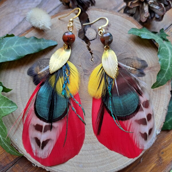 Boucles d'oreille plumes de paon - bijoux en plumes naturelles et perle de verre - colorées et feuilles - cadeau femme Noël - élégante