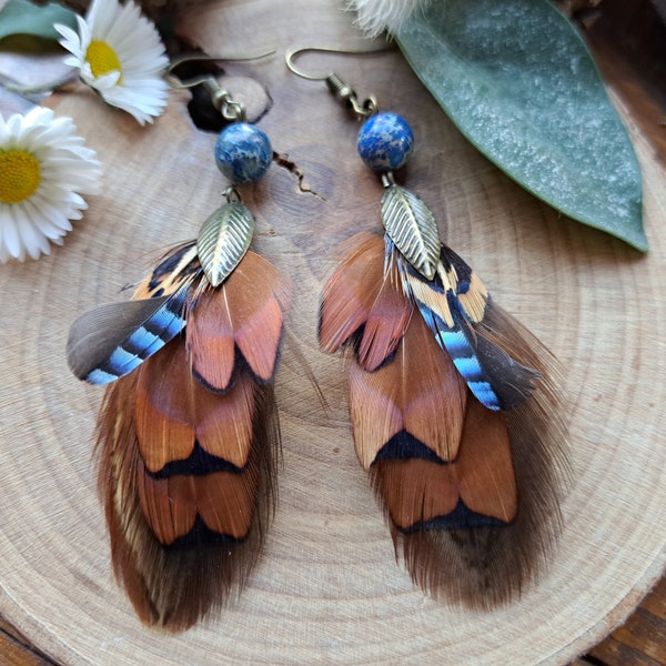 Boucles d'oreille plumes de paon - bijoux en plumes naturelles et perle de verre - colorées et feuilles - cadeau femme Noël - élégante