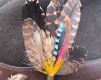 Fibula - brooch or plume hat in natural feather - woodcock - customized - hunter and fisherman - man - jay - red and yellow