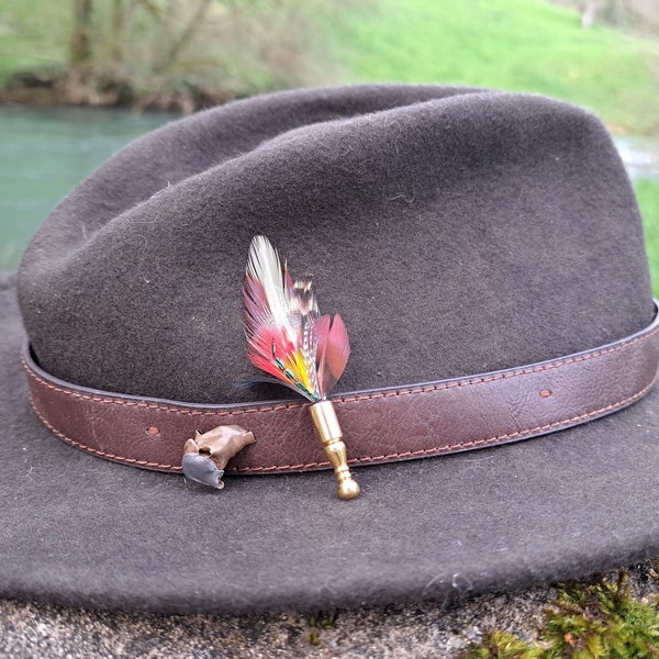 broche ou plumet chapeau en plume naturelle - pin's beret - geai - customise - chasseur et pêcheur - balle -couvre chef - homme