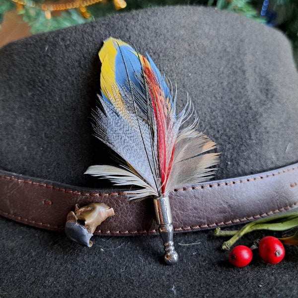 Broche ou plumet chapeau en plume naturelle - pin's beret - chasse à la bécasse - chasseur - calibre- couvre chef - homme - boutonnière mari