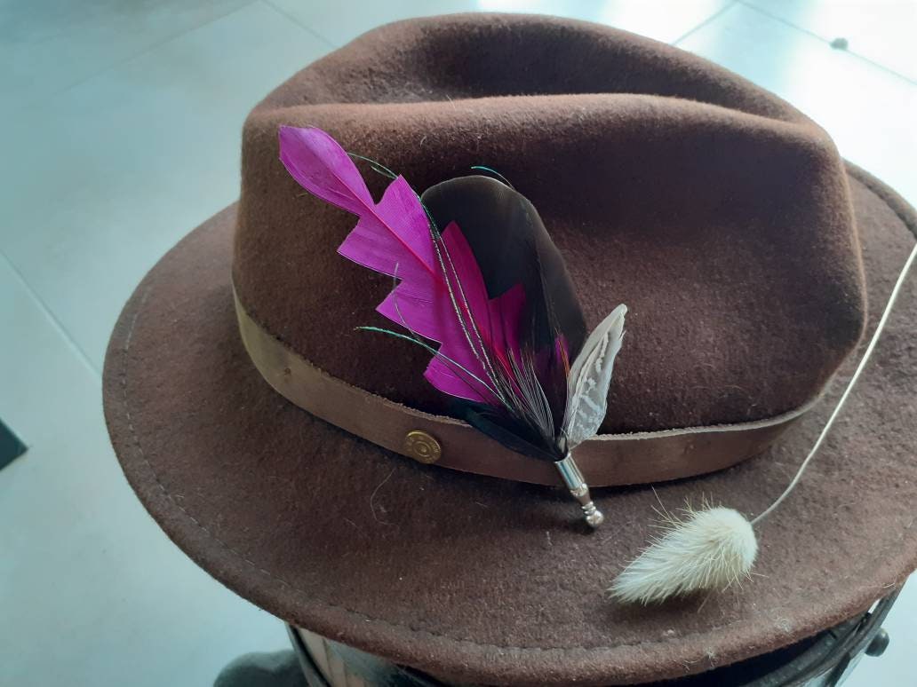 Fibula Brooch or Feathered Hat in 