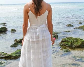 Vestido de novia bohemio, vestido de novia color marfil, falda de gasa en capas.