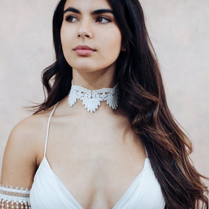 Lace Choker, White Choker Necklace, Bridal Choker, Bridesmaid Gift Idea, Bridal Party Jewelry, Bridal Shower Accessories, Maid of Honor Gift