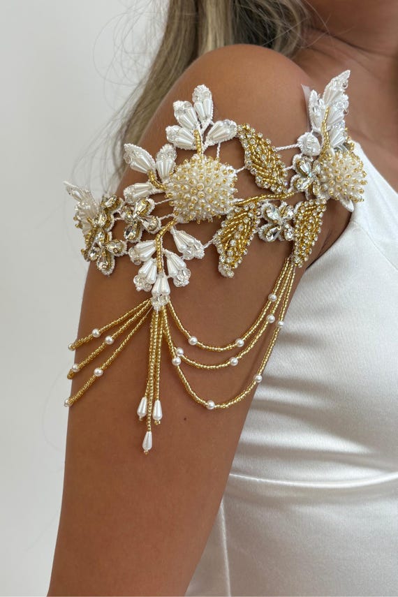 jewelries for off shoulder dress What Jewelry To Wear With Off Shoulder Dress