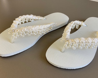 Wedding Shoes, Pearl Bridal Sandals, Beach Wedding Flip Flops, Wedding Decoraed Flip Flops, Bridesmaid Gift, Handmade Shoes, Rhinestone