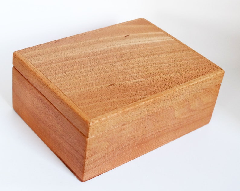 Jewelry box Engraving gift boxes Personalized wood magnetic lock solid Beech