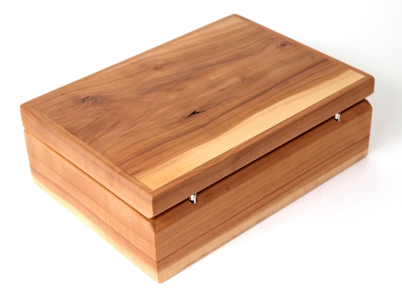 Jewelry box engraving gift box personalizes wood magnetic closure massively apple tree