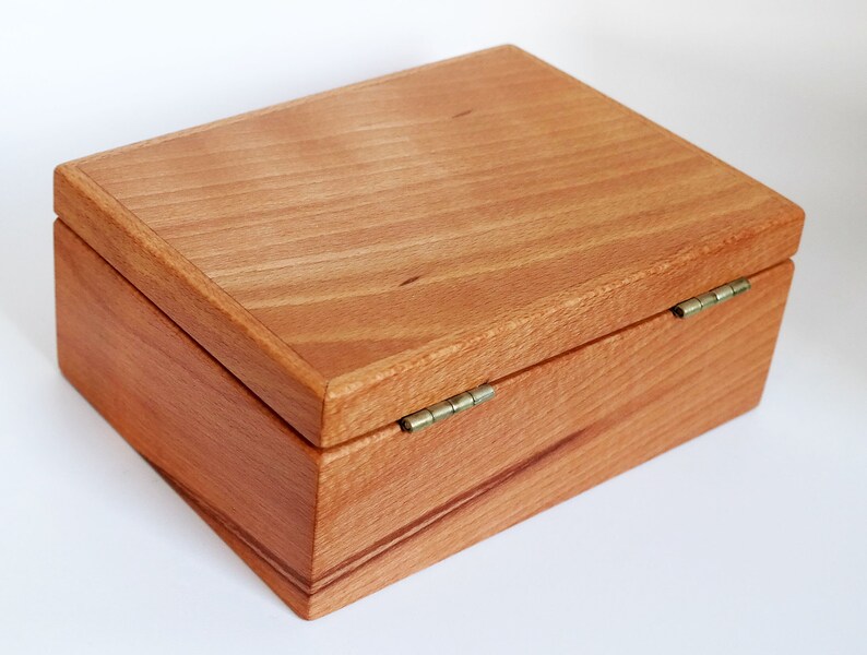Jewelry box Engraving gift boxes Personalized wood magnetic lock solid Beech