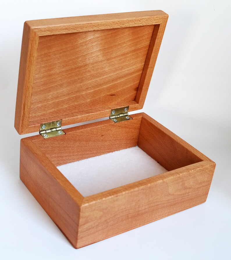 Jewelry box Engraving gift boxes Personalized wood magnetic lock solid Beech