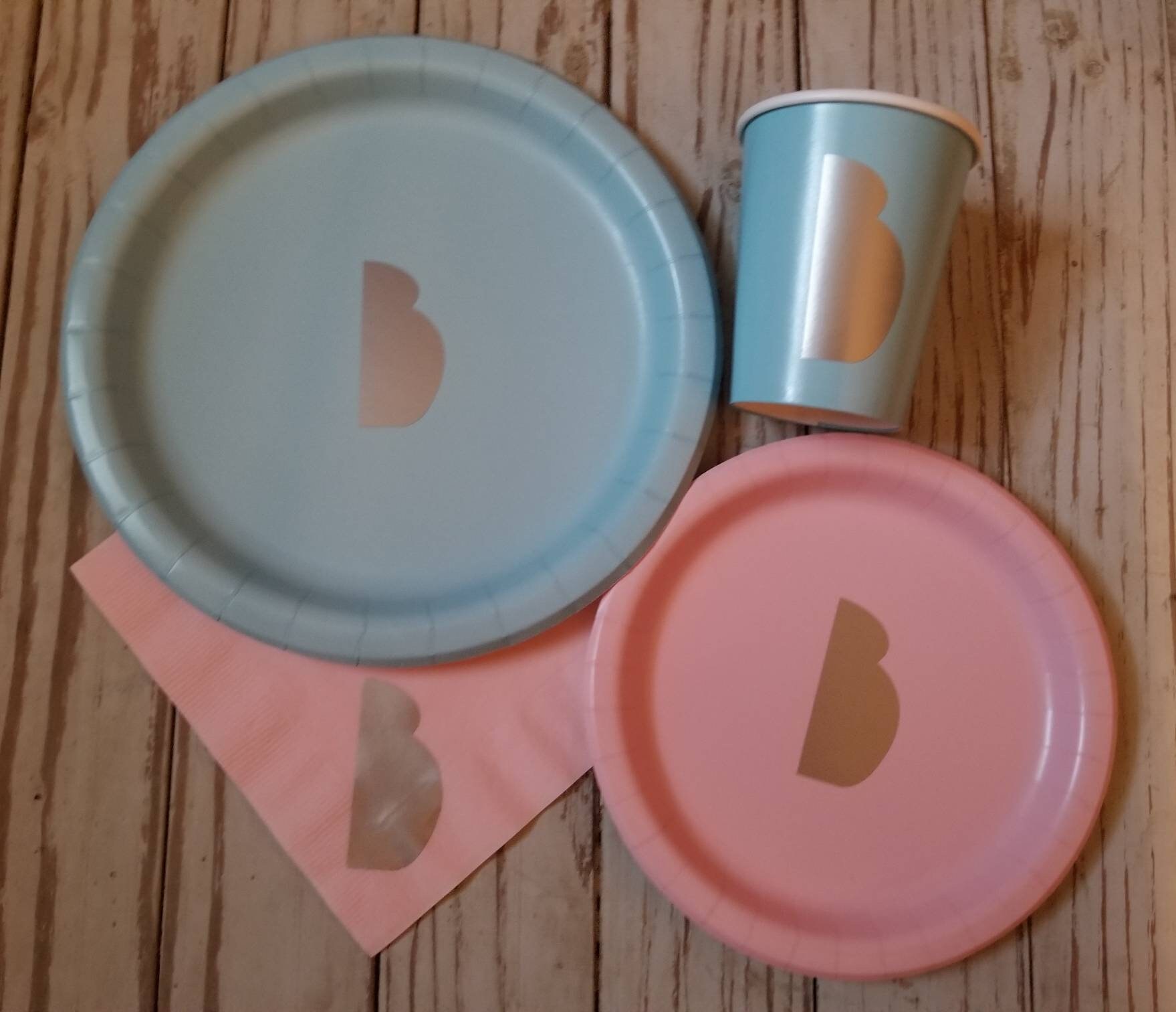 peach plates and napkins