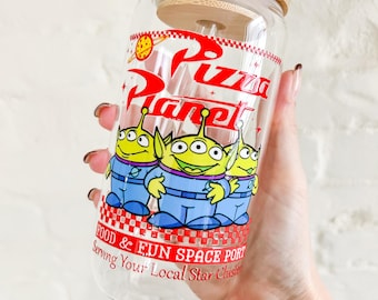 Alien ; iced coffee glass; beer can glass; funny gift; lid and straw; mama gift ; friend gift