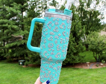 rhinestone leopard stanley dupe, bling lepoard tumbler, leopard stanley cup, rhinestone 40 oz cup, leopard 40 oz tumbler. bling stanley dupe