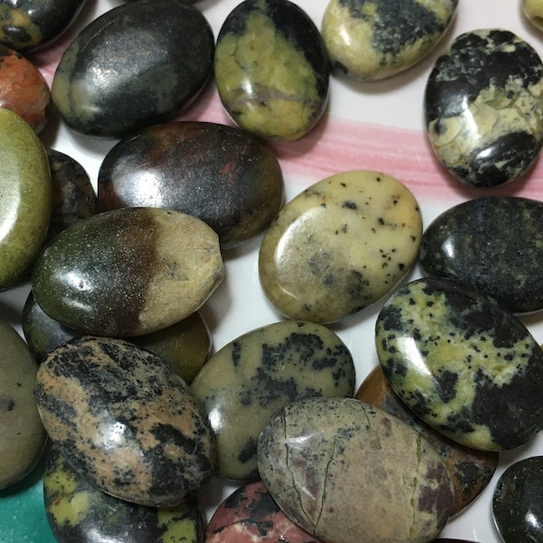 Variegated flat oval magnetite beads - 10 beads - Approximately 17mm x 12mm