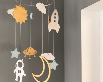 Baby mobile neutral - Baby mobile boy - Baby space mobile - Space mobile - Planets mobile - Baby mobile space - Astronaut - Rocket - Moon