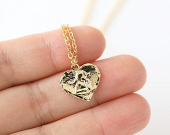 Collar con colgante de corazón de ángel dorado: regalo de la guarda