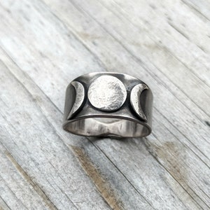 Triple Moon Goddess Ring | Witch Jewelry | Witch Ring | Pagan Wiccan Goddess jewelry | Oxidized Silver Moon Phase Ring | Crescent Moon Ring