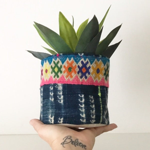 INDIGO MUD CLOTH Plant Holder with Peruvian Vintage Trim  /  BoHo MudCloth Jungalow Textile Plant Holder / Bohemian Plant Pot