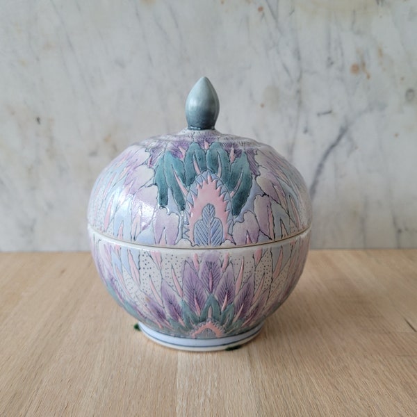 1980s Pastel Porcelain Trinket Jewelry Box in Plumage Fantasy