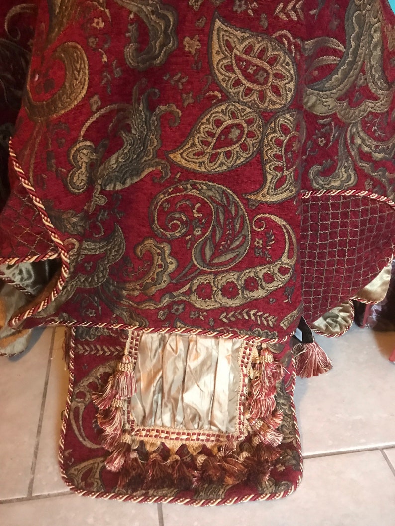 Horchow Tree Skirt 