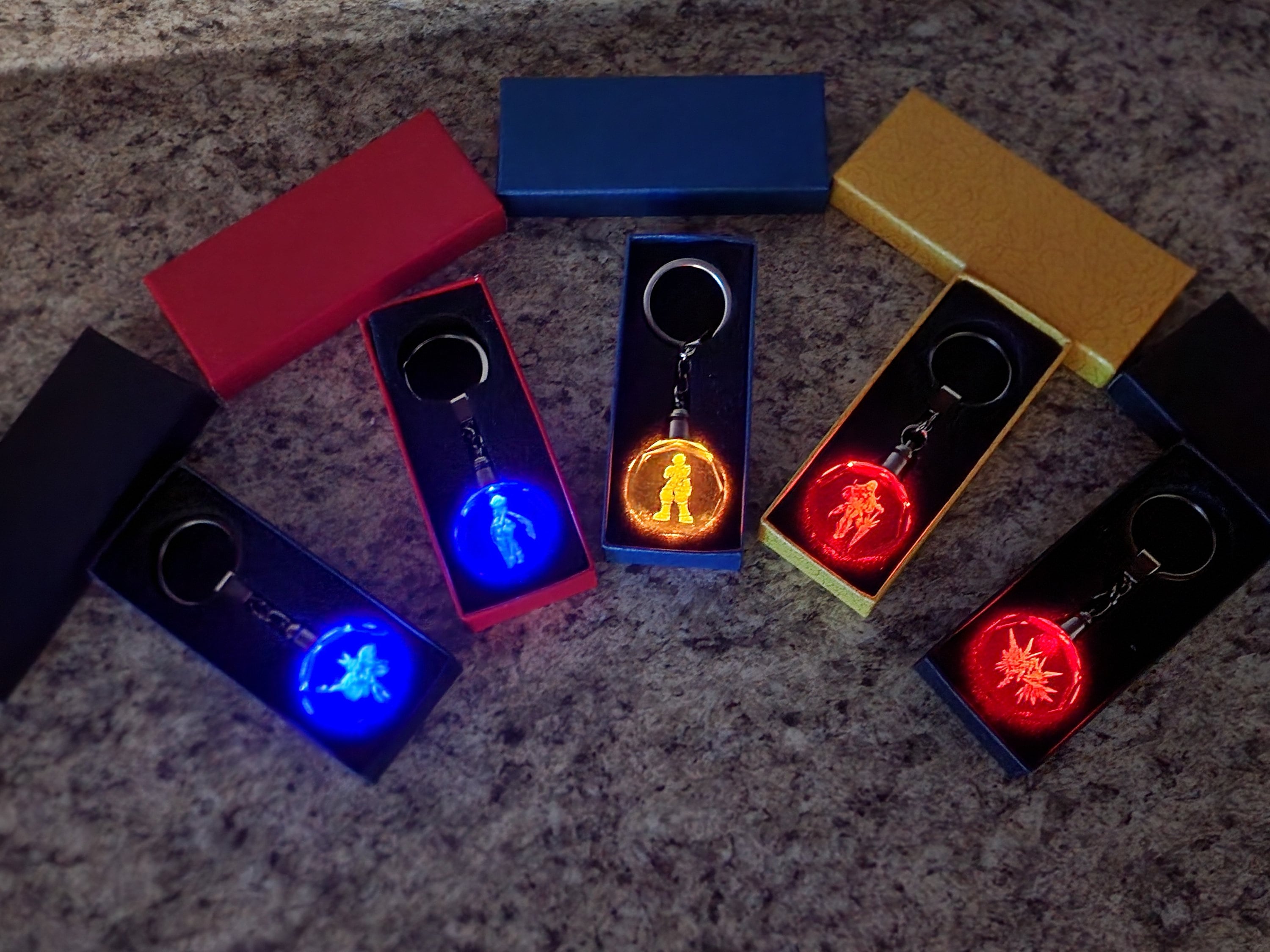 Xenoblade 2 Core Crystal LED Keychain: Pyra, Mythra, Nia, Pneuma, Rex ...