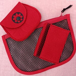 Lot de 3 pochettes au féminin en rouge ou en gris
