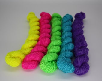 Unicorn Minis - 100g Soft Yarn SW Fine Pure Wool/ Nylon - 75/25 Fingering weight/4 ply yarn 5 x 20g BumpyYarn