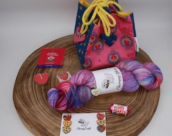 Love to Love Gift Set, project bag,  SW Fine Pure Wool/Nylon 1 x 100g Skein, BumpyCrafts