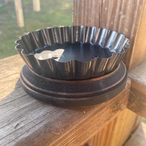 Primitive Tart Pans Lantern Black